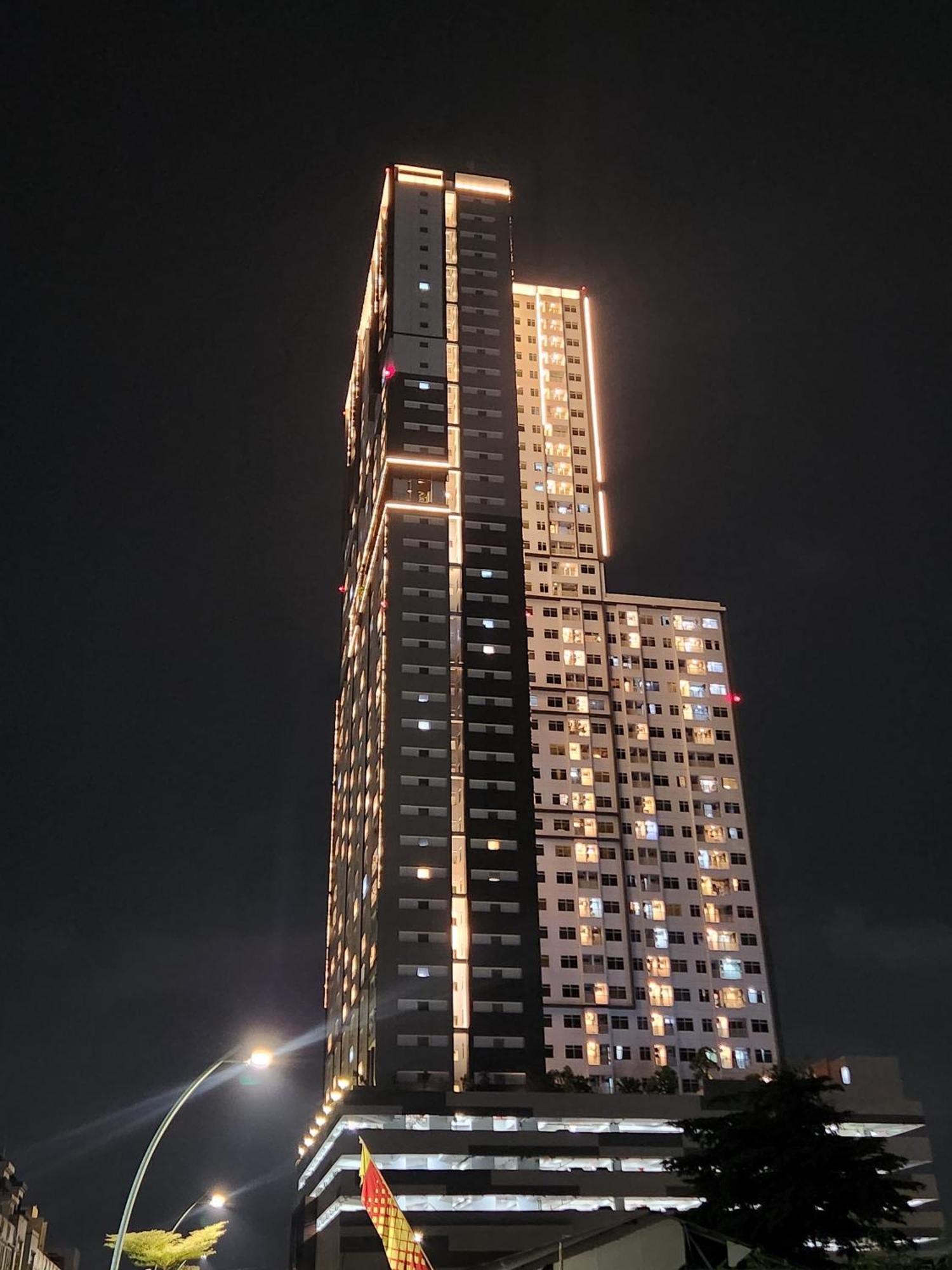 Spacious Comfortable Apartemen South Surabaya Exterior photo